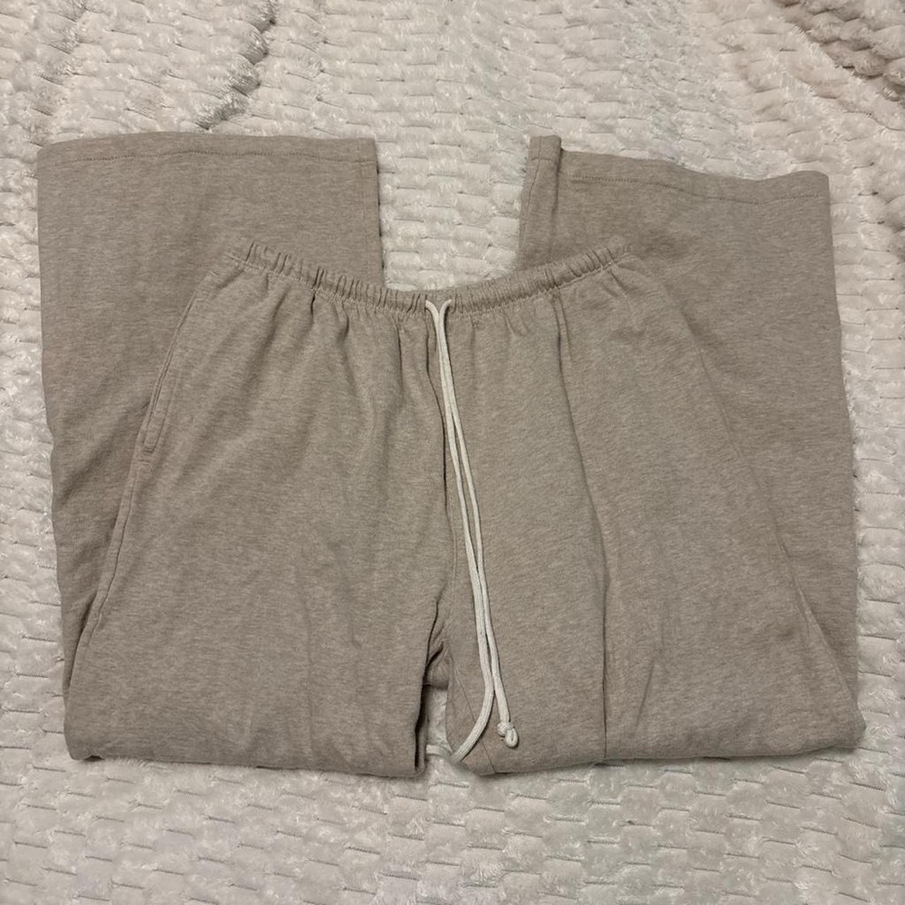 Brandy Melville Light Taupe Drawstring Sweatpants